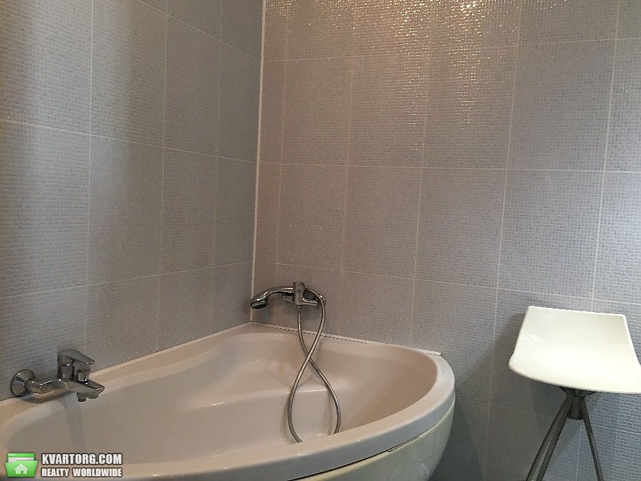 Rent out 2-room apartment. Киев,  Кошица — photo 9