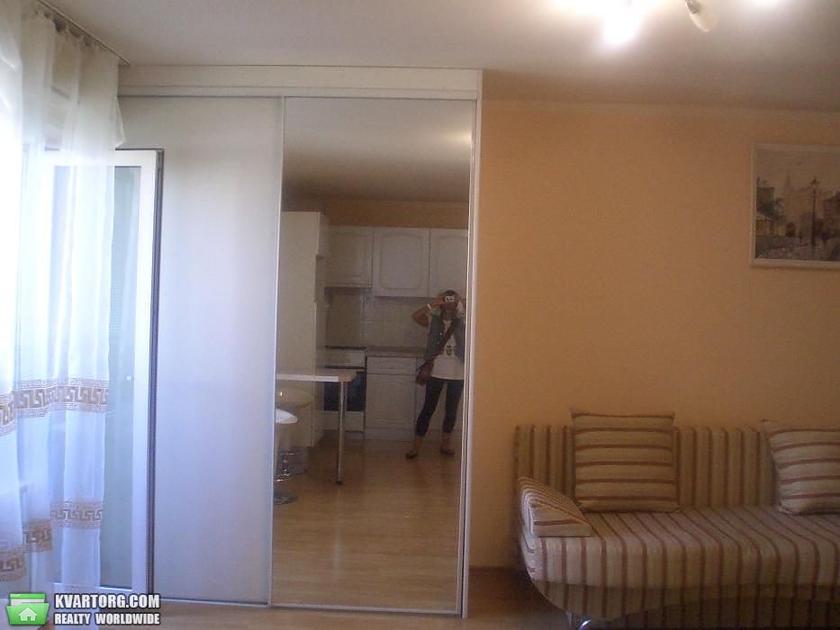 Rent out 1-room apartment. Киев,  Радужная — photo 2