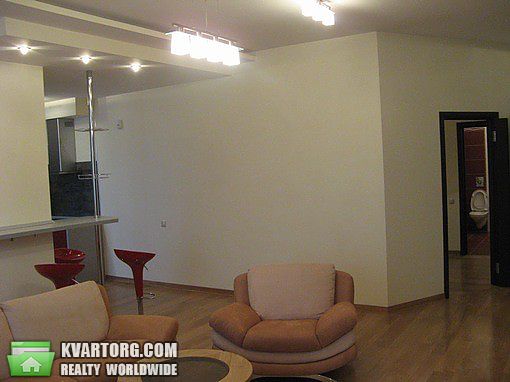 Rent out 2-room apartment. Киев,  Щорса — photo 4
