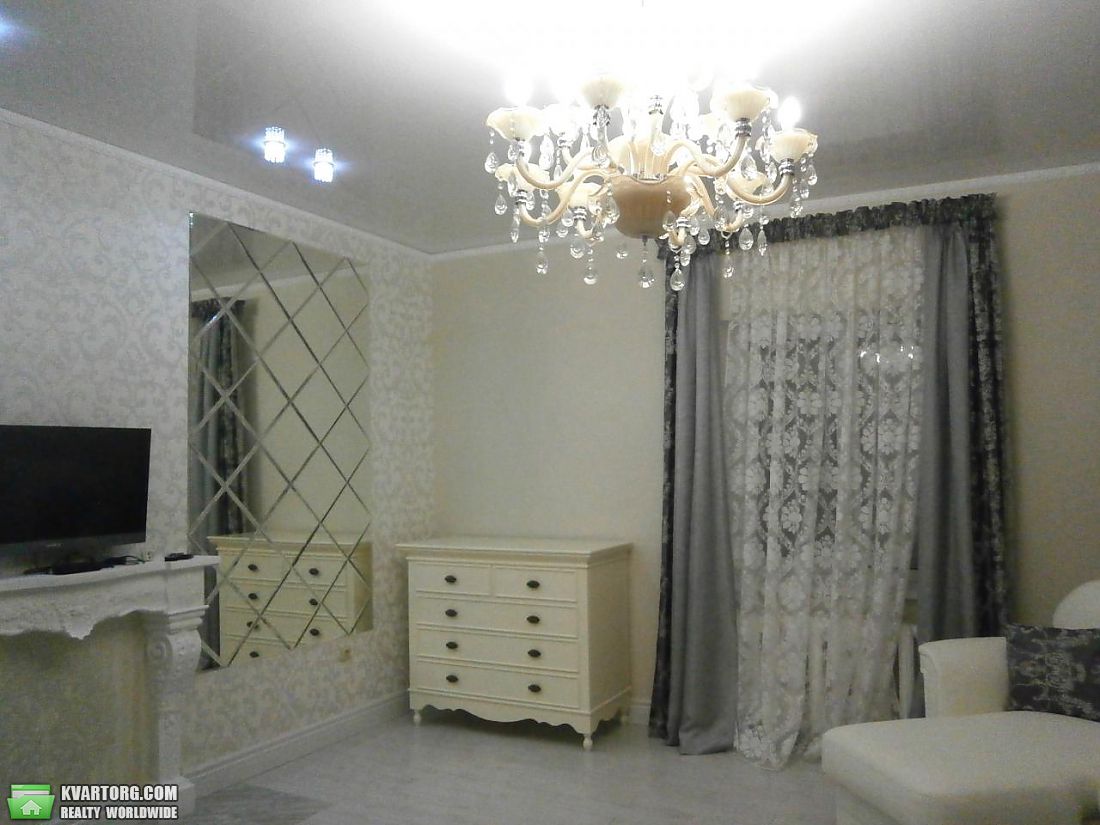 Rent out house. Киев, Старообуховская — photo 1