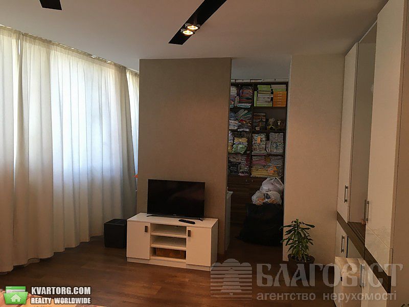 Sell 2-room apartment. Киев,  Вышгородская — photo 9