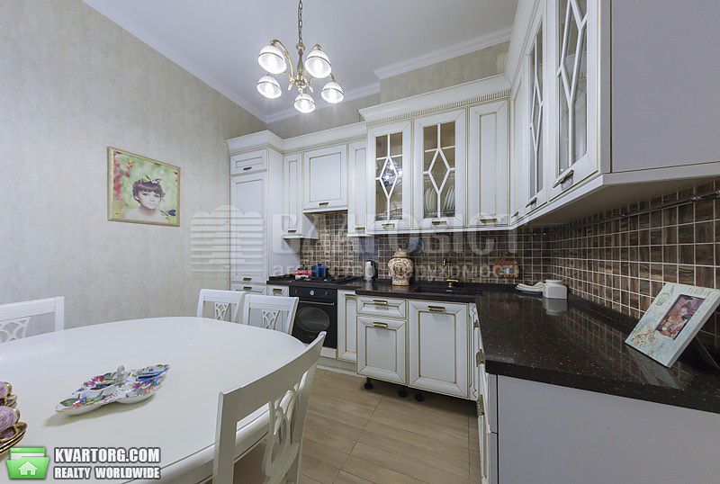 Sell 3-room apartment. Киев,  Костельная — photo 1