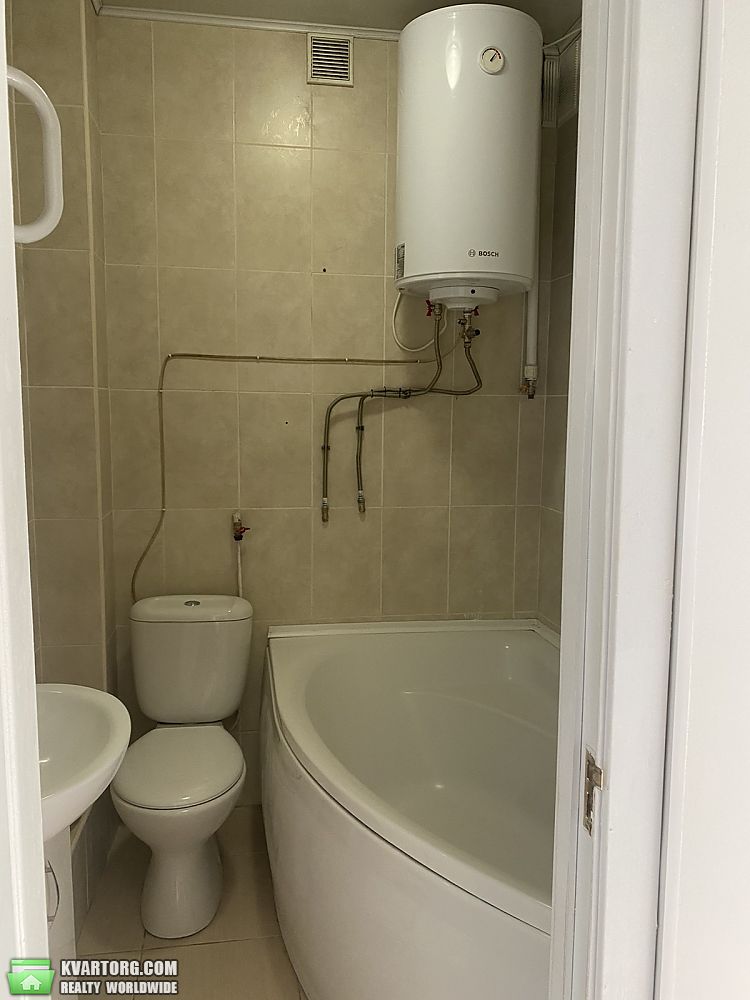 Rent out 2-room apartment. Киев,  Драгомирова — photo 4