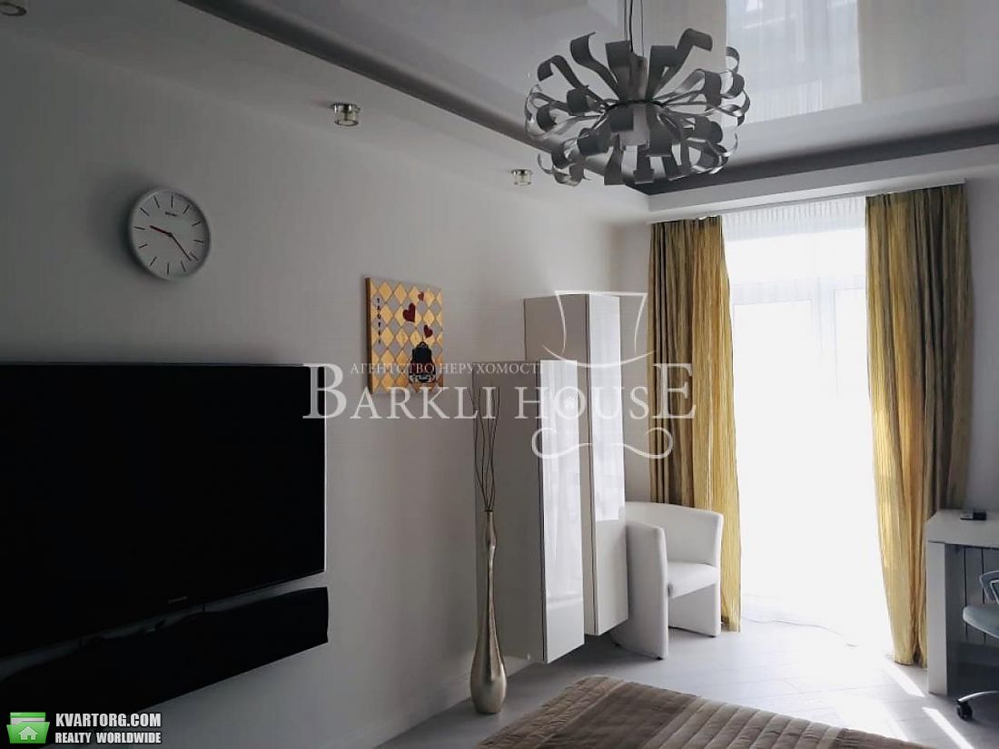 Rent out 4-room apartment. Киев,  Щекавицкая — photo 8