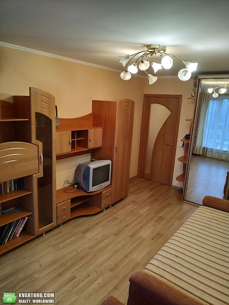 Rent out 1-room apartment. Киев,  Киото — photo 2