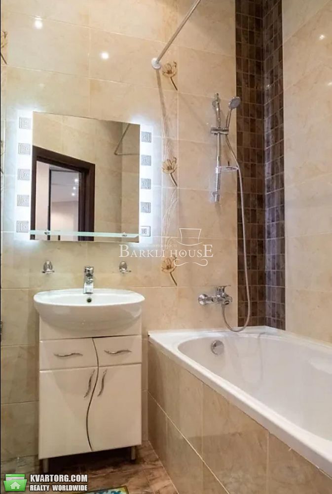 Rent out 2-room apartment. Киев,  Андреевская — photo 8