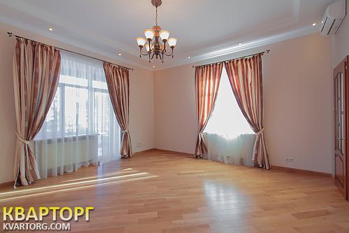 Sell house. Киев,  Лесная — photo 1