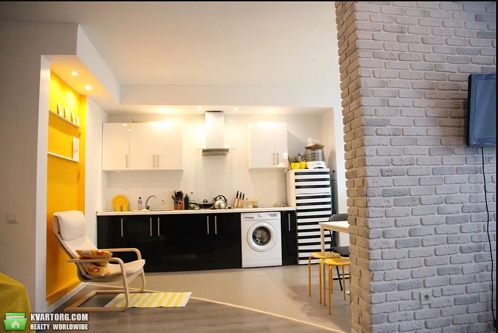 Rent out 1-room apartment. Киев,  Вышгородская — photo 1
