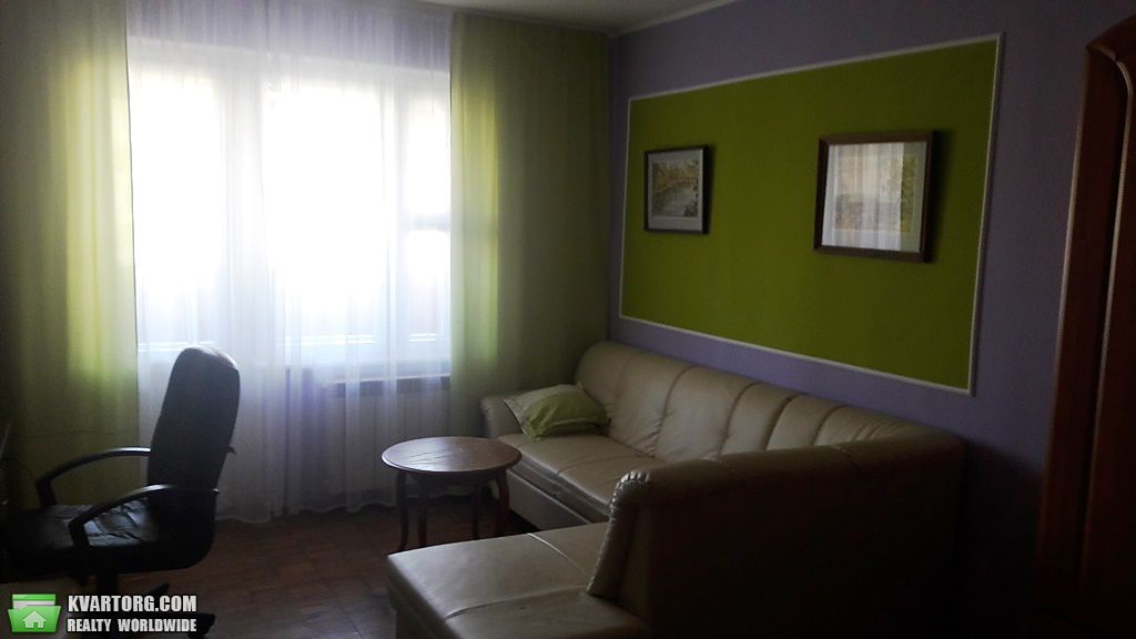 Sell 3-room apartment. Киев,  Каштановая — photo 1