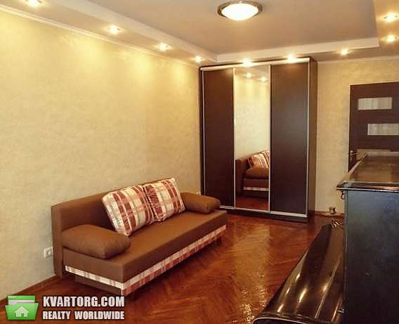 Rent out 1-room apartment. Киев,  Дегтяревская — photo 1