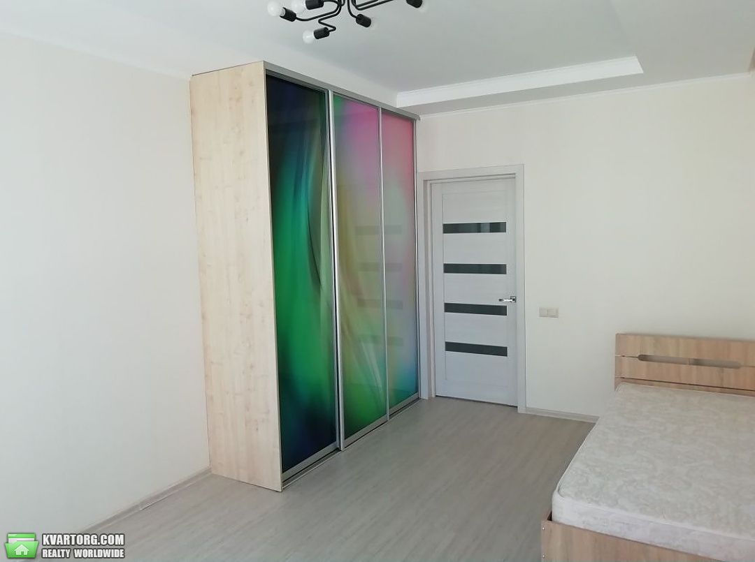 Rent out 4-room apartment. Киев,  Глушкова пр — photo 2