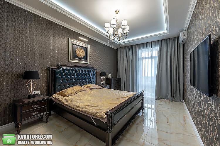 Rent out 2-room apartment. Киев,  Щорса — photo 8