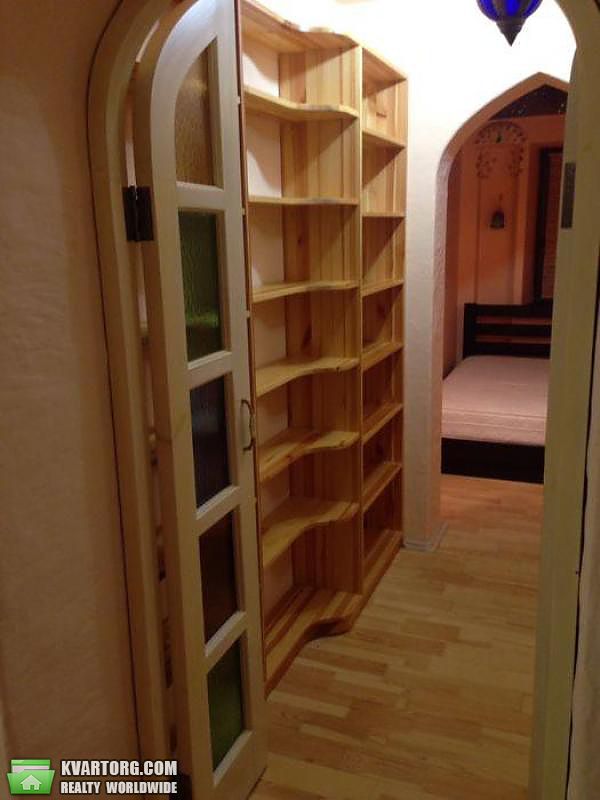Rent out 2-room apartment. Киев,  Первомайского — photo 8