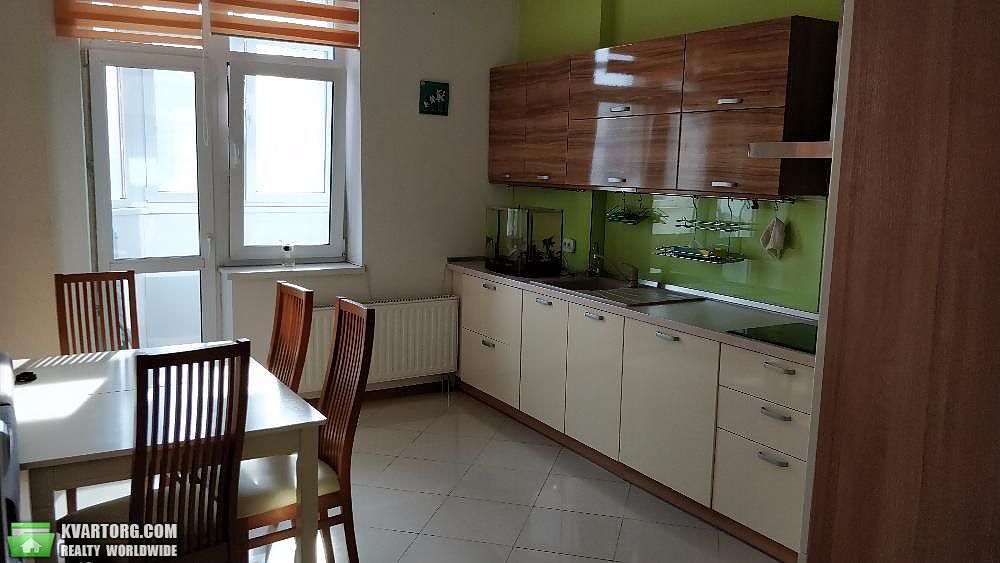 Rent out 2-room apartment. Киев,  Соломенская — photo 2