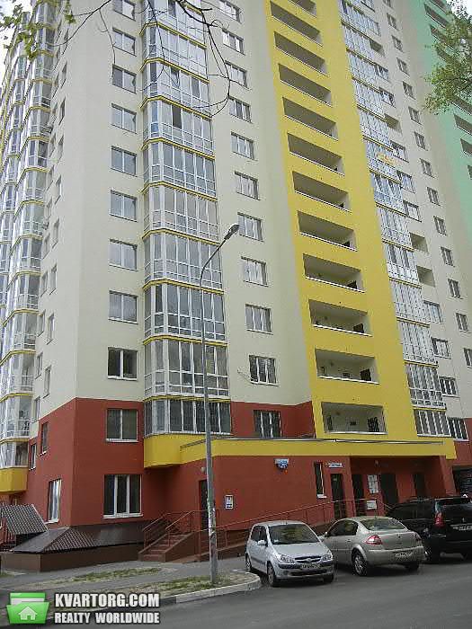 Sell 3-room apartment. Киев,  Комбинатная — photo 1