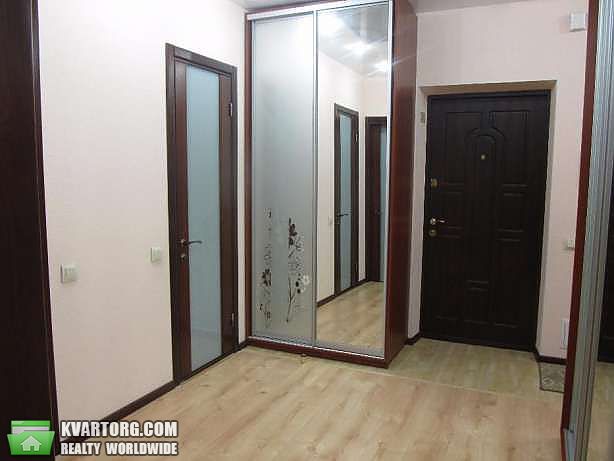 Rent out 2-room apartment. Киев,  Чавдар — photo 9
