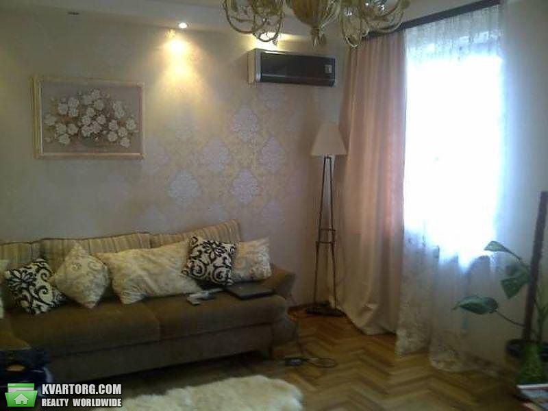 Rent out 3-room apartment. Киев,  Дмитриевская — photo 1