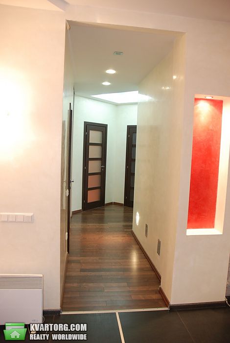 Rent out 3-room apartment. Киев,  Щорса — photo 7