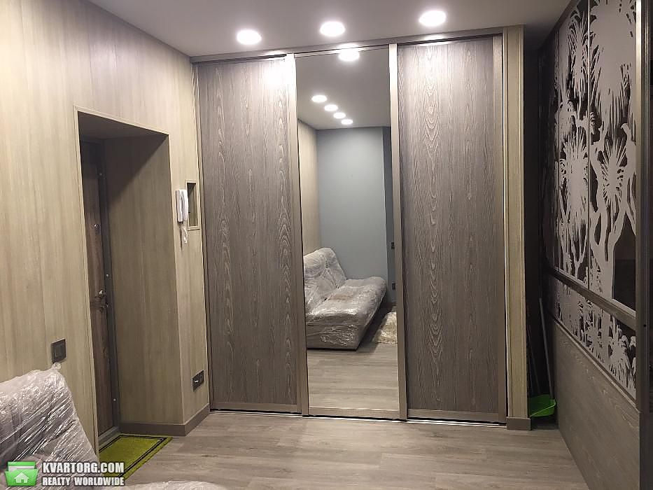 Rent out 1-room apartment. Киев,  Комбинатная — photo 4