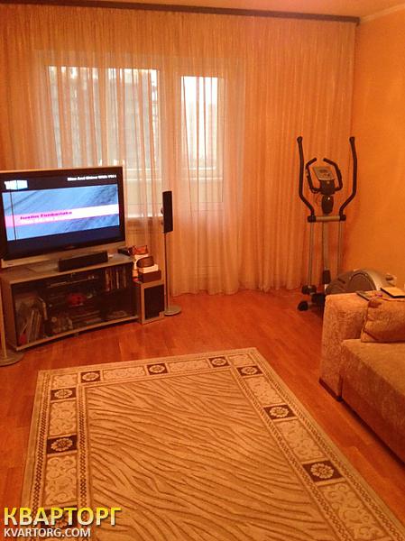 Sell 2-room apartment. Киев,  Эрнста — photo 1