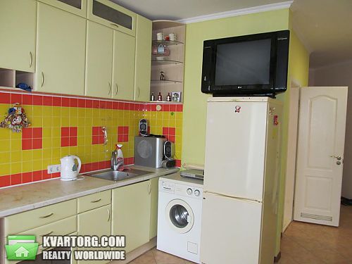 Rent out 1-room apartment. Киев,  Бажана — photo 1