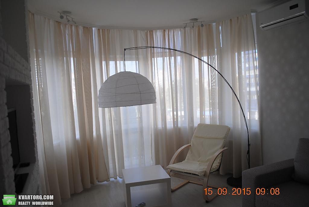 Rent out 2-room apartment. Киев,  Черновола — photo 3