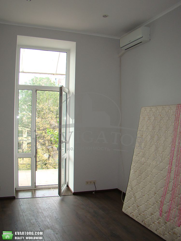 Sell 1-room apartment. Киев,  Владимирская — photo 3