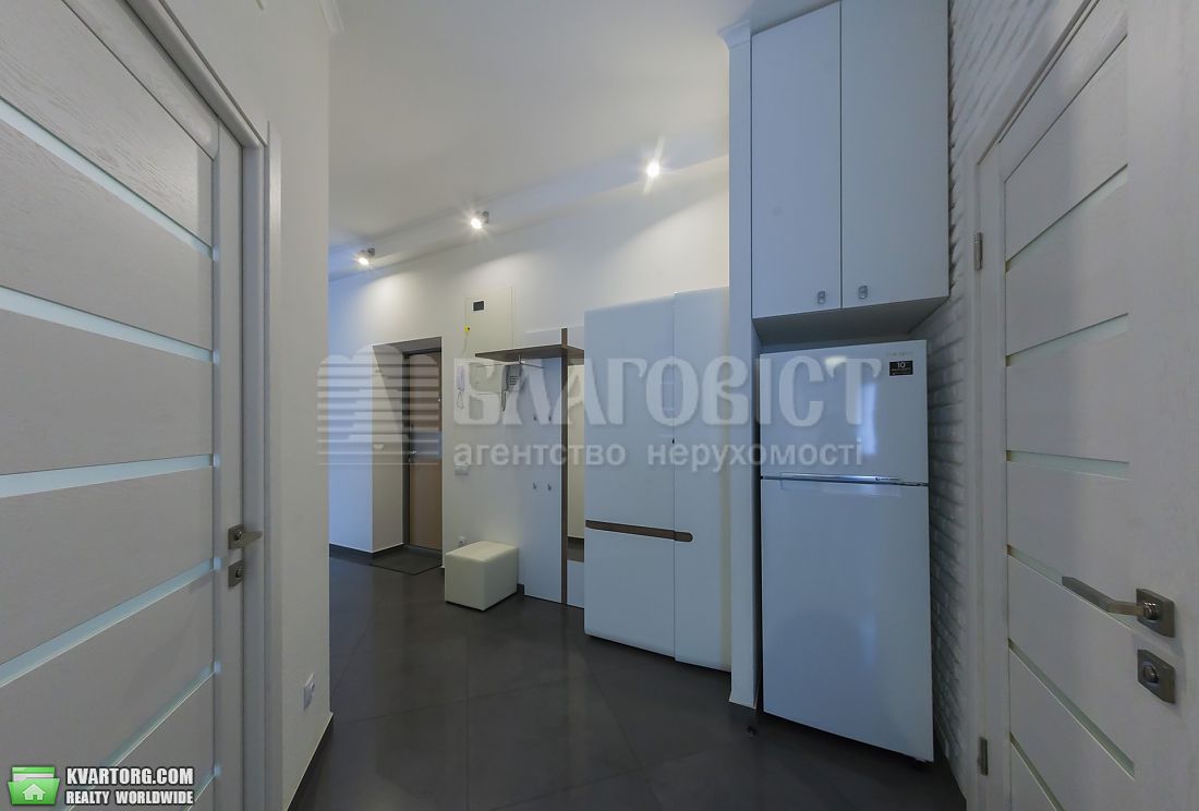 Rent out 2-room apartment. Киев,  Рогнеденская — photo 1