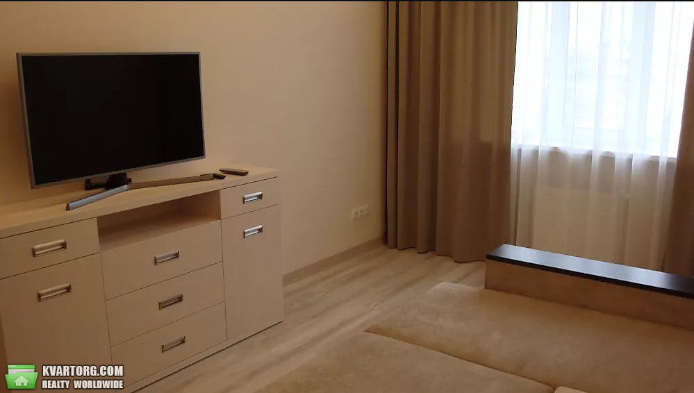 Rent out 1-room apartment. Киев, Приорская — photo 3