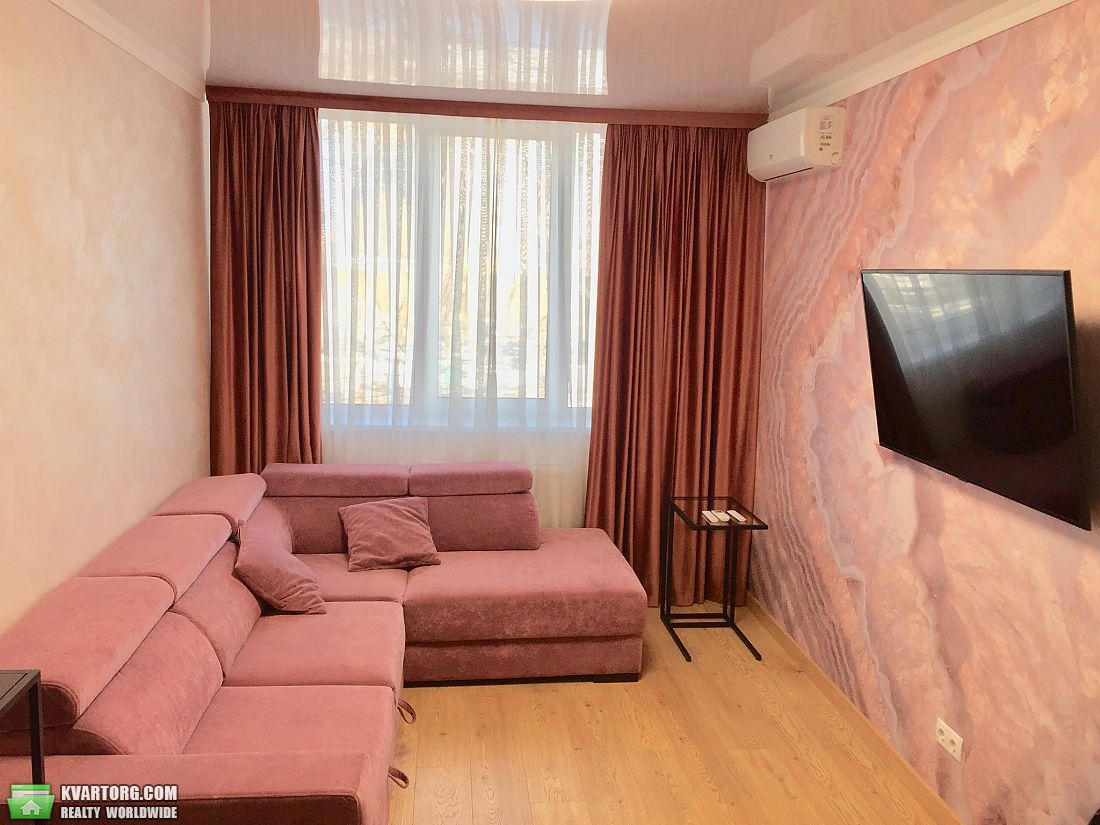 Rent out 3-room apartment. Киев,  Малоземельная — photo 9