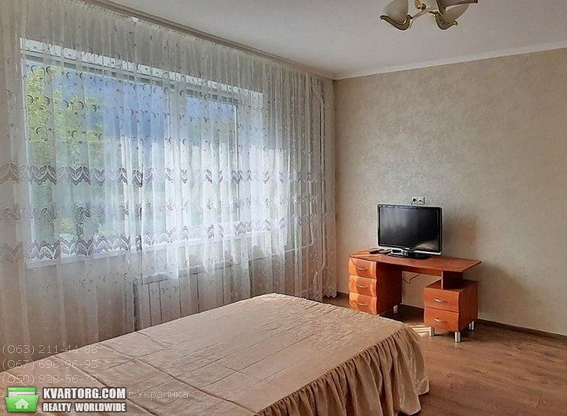 Rent out 1-room apartment. Украинка,  Строителей — photo 2