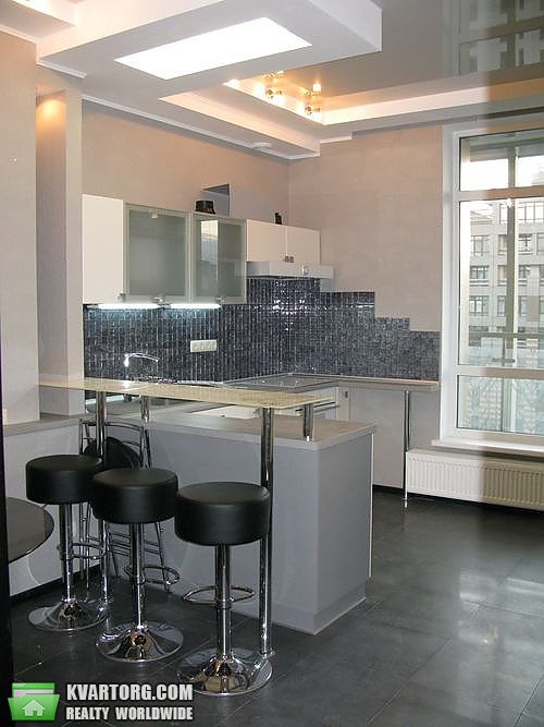 Rent out 2-room apartment. Киев,  Чавдар — photo 1