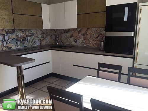 Rent out 3-room apartment. Киев, Драгомирова — photo 2