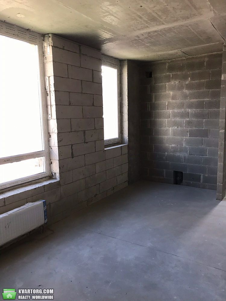 Sell 2-room apartment. Киев,  Салютная — photo 1