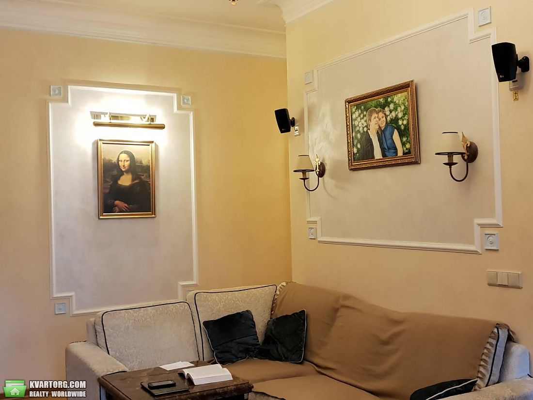 Rent out 2-room apartment. Киев,  Верхний Вал — photo 1
