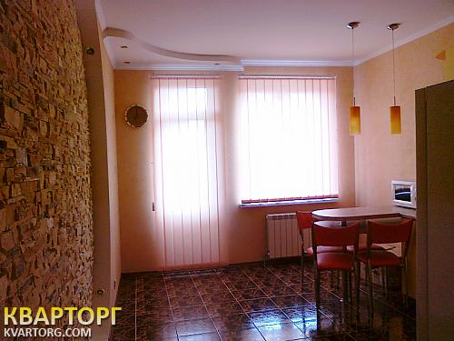Rent out 2-room apartment. Киев,  Феодосийский пер — photo 1