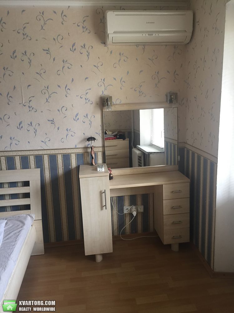 Rent out 3-room apartment. Киев,  Булаховского — photo 2