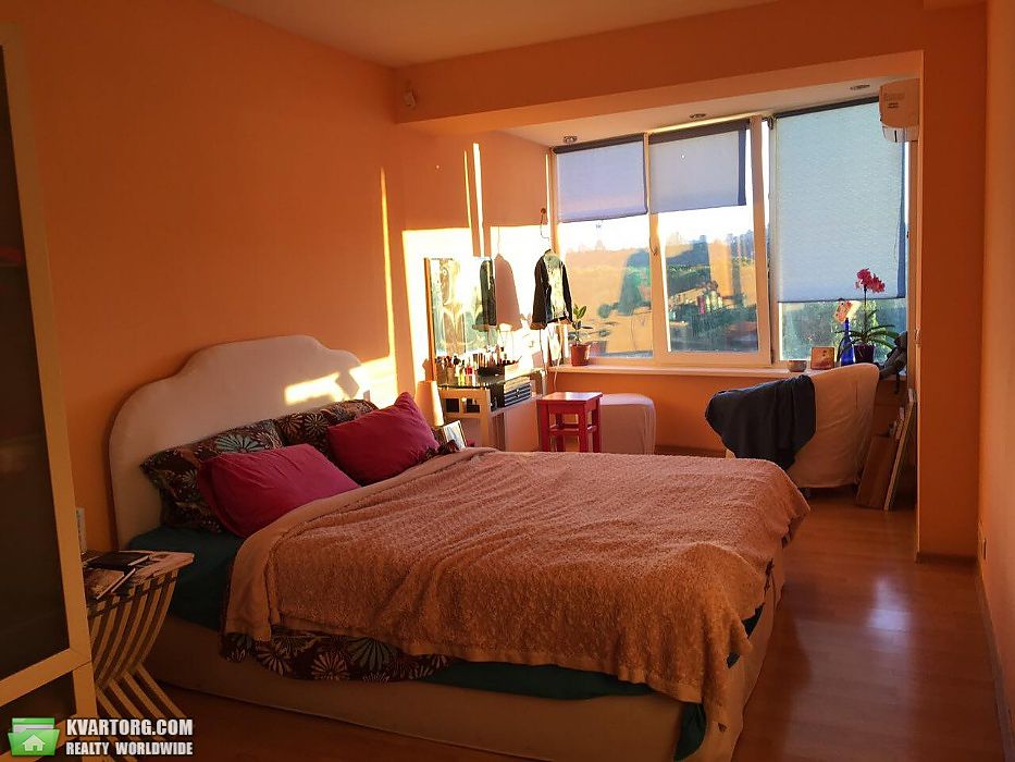 Rent out 3-room apartment. Киев,  Русановская наб — photo 4