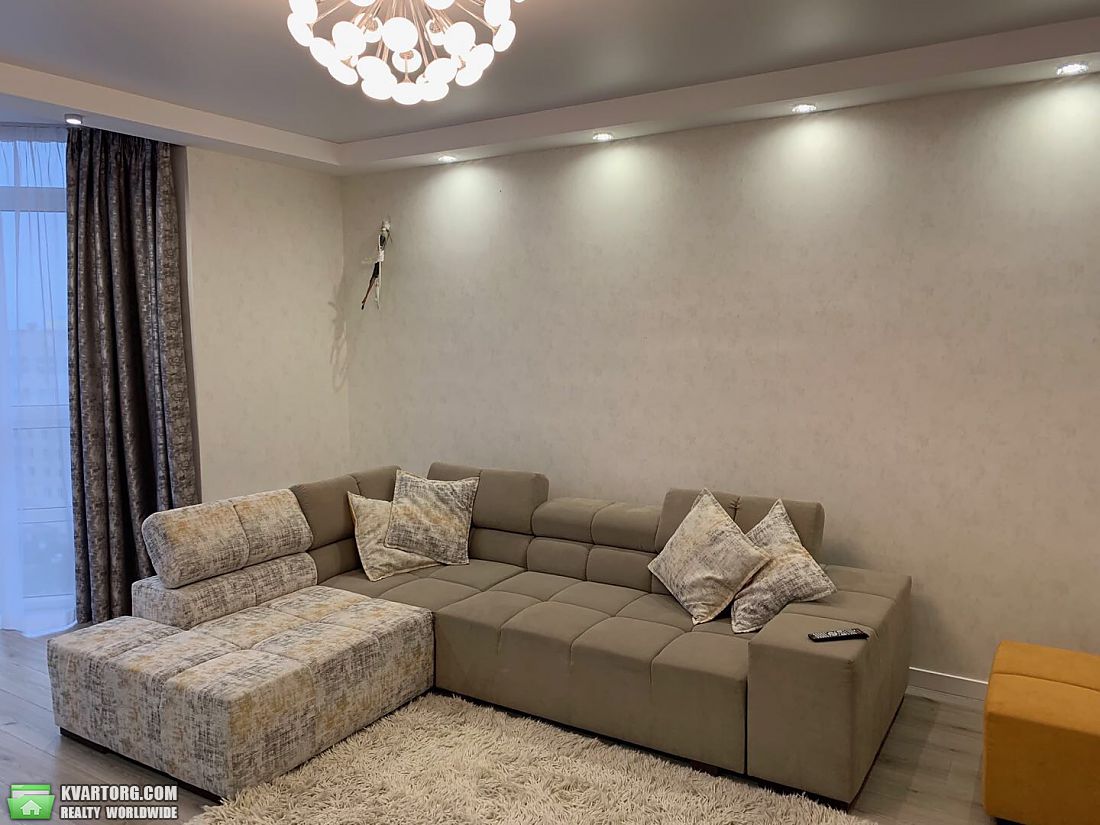 Rent out 2-room apartment. Киев,  Герцена — photo 2