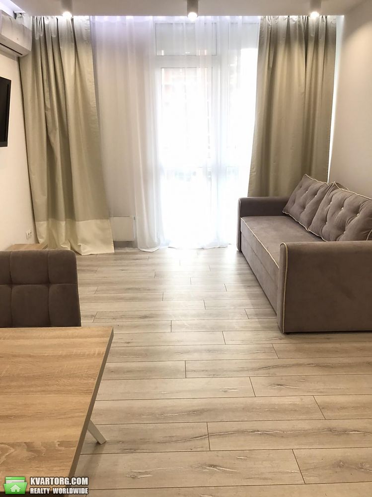 Sell 1-room apartment. Киев,  Предславинская — photo 1