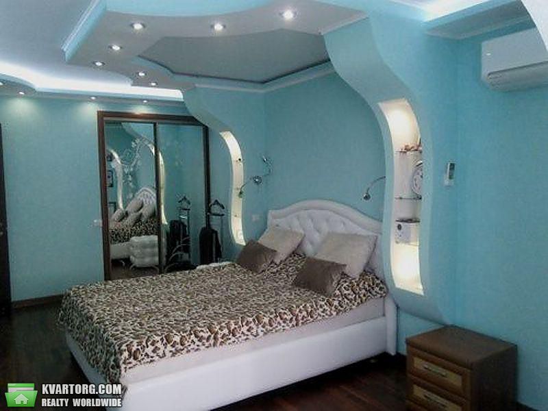 Rent out 3-room apartment. Киев,  Стадионная — photo 3