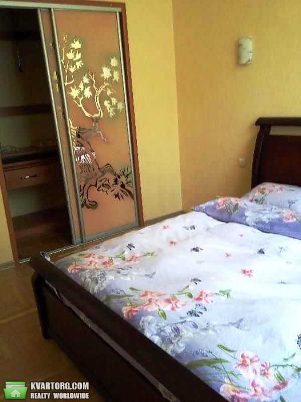 Rent out 3-room apartment. Киев,  Малая Житомирская — photo 8