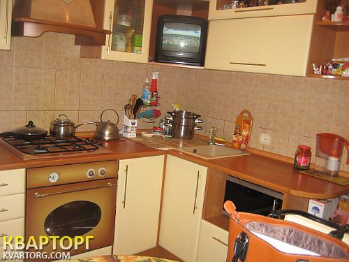 Sell 2-room apartment. Киев,  Петровского — photo 1