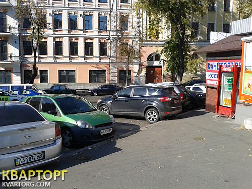 Rent out shop. Киев,  ул.Воровского — photo 1