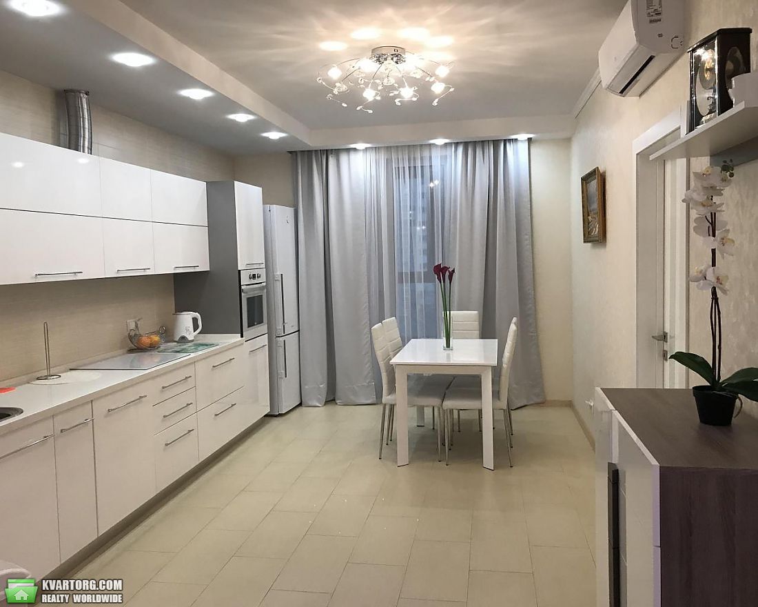 Rent out 4-room apartment. Киев, Патриарха Скрыпника — photo 3