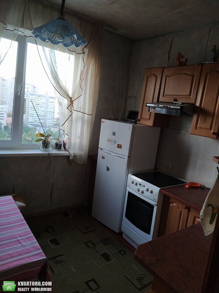 Rent out 3-room apartment. Киев,  Радунская — photo 4