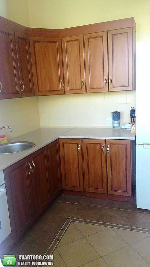 Rent out 3-room apartment. Киев,  Соломенская — photo 2