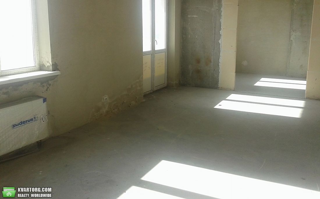 Sell 3-room apartment. Киев,  Салютная — photo 2
