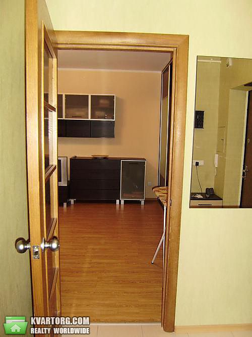 Rent out 1-room apartment. Киев,  Ветрянные Горы — photo 5