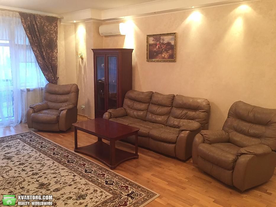 Rent out 3-room apartment. Киев,  Щорса — photo 1